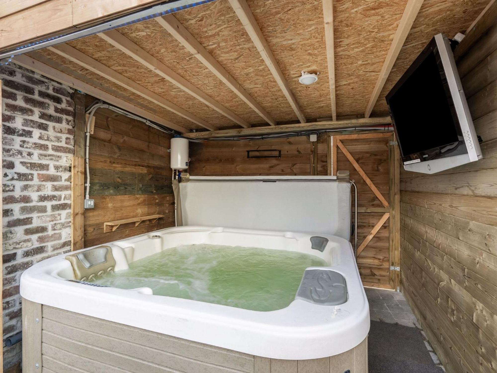 Tasteful Holiday Home In Loppem With Jacuzzi المظهر الخارجي الصورة